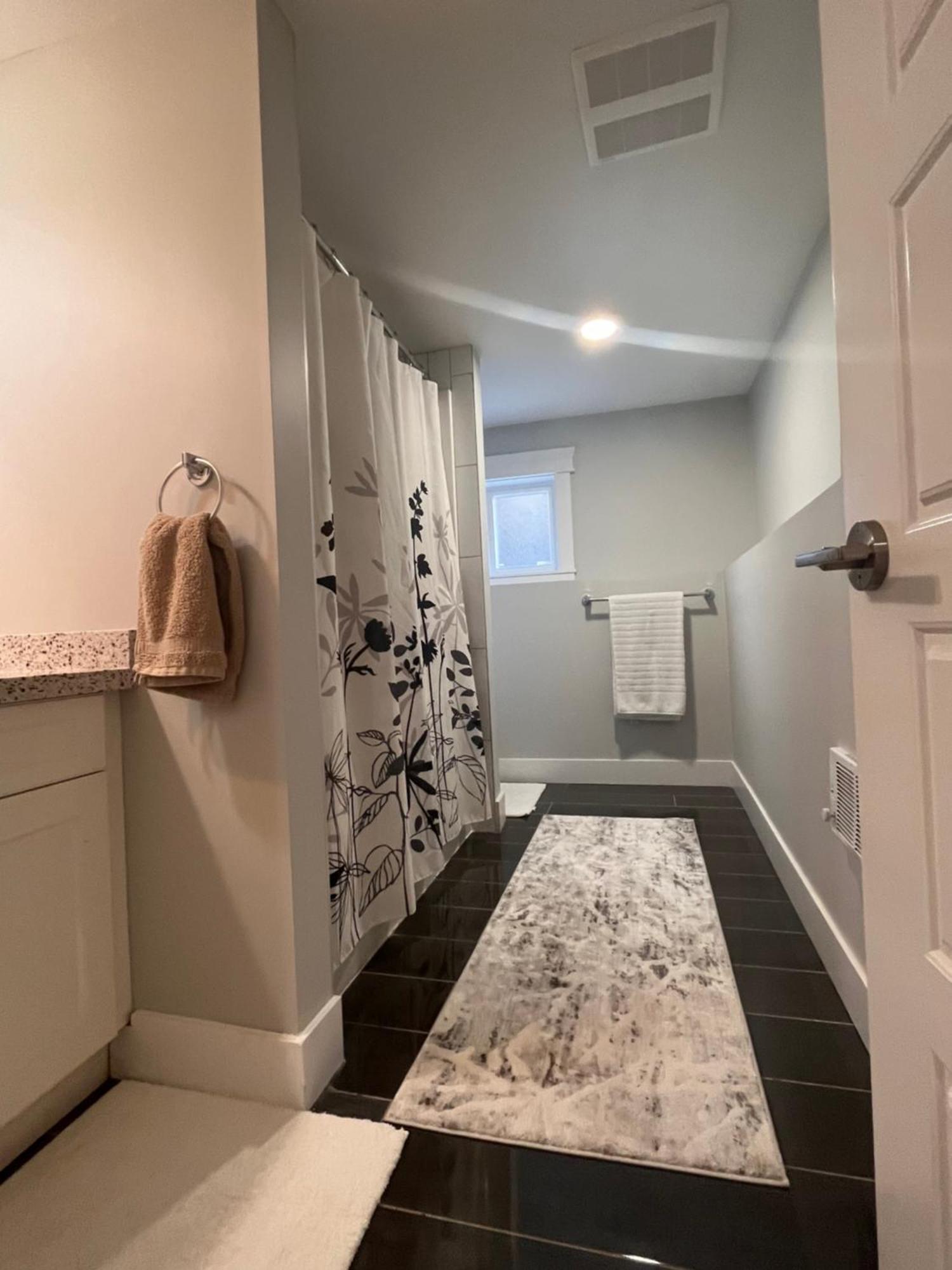 2 Bedroom Suite With Full Kitchen Revelstoke Extérieur photo