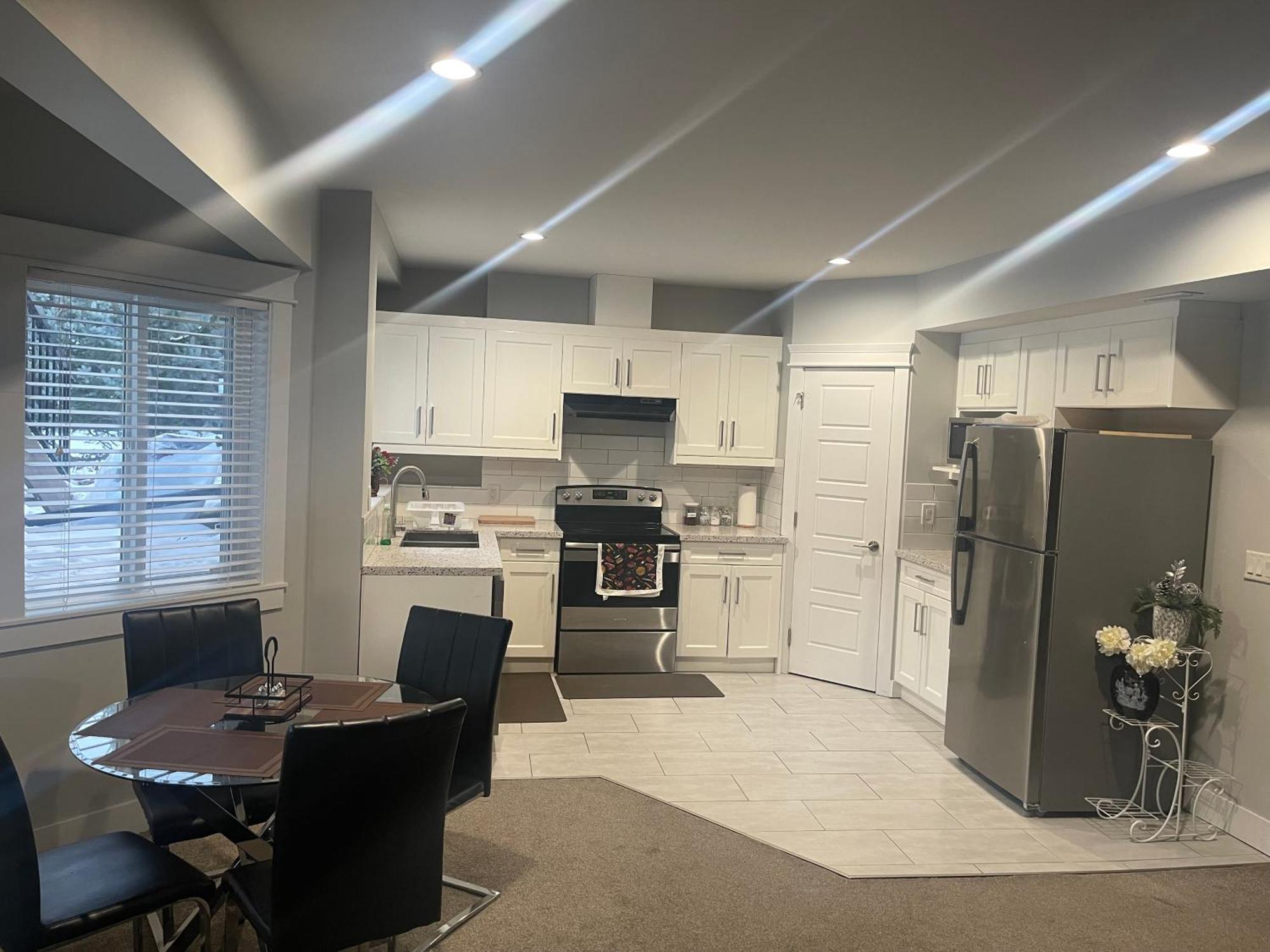 2 Bedroom Suite With Full Kitchen Revelstoke Extérieur photo